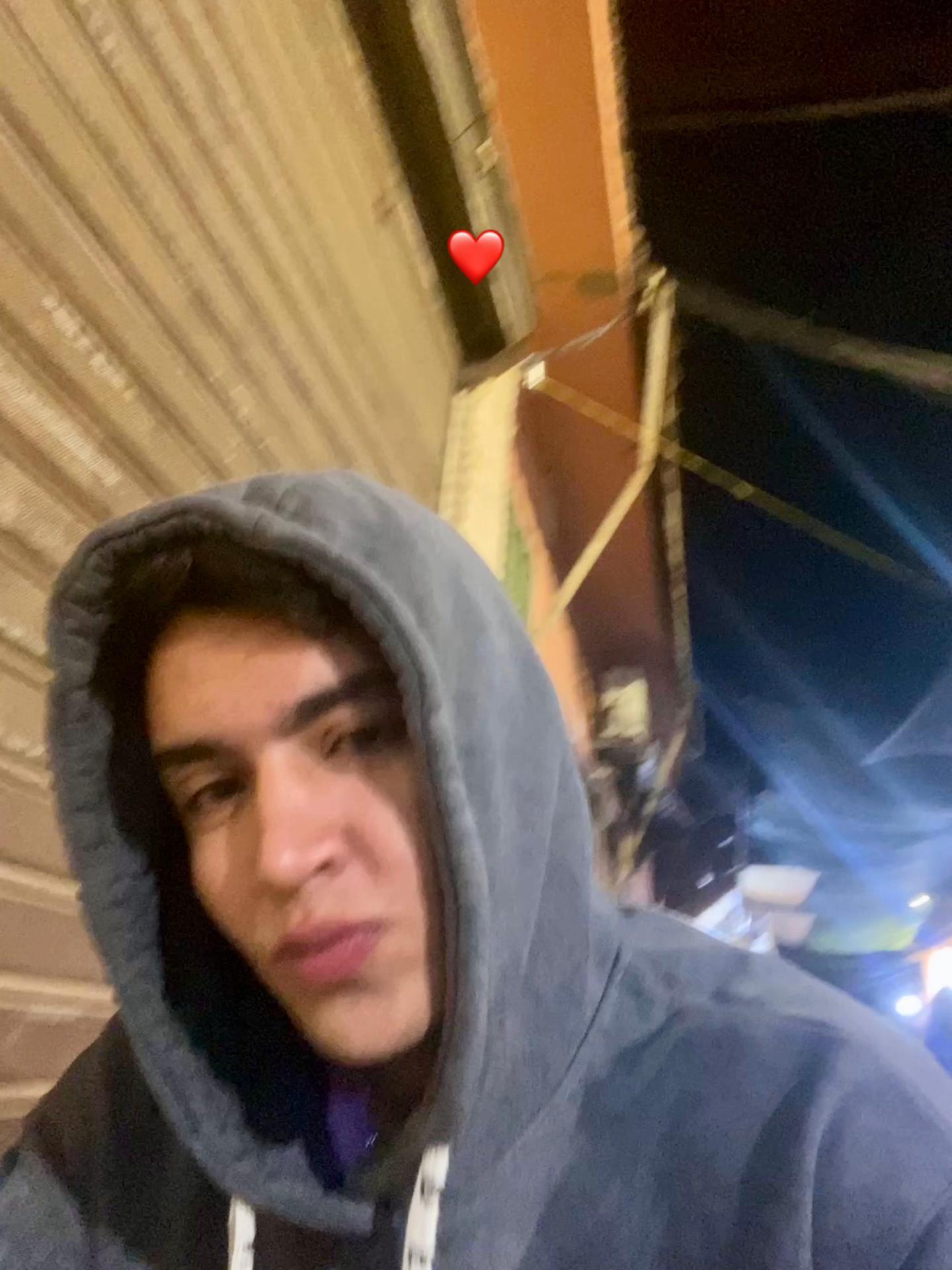 @🦅