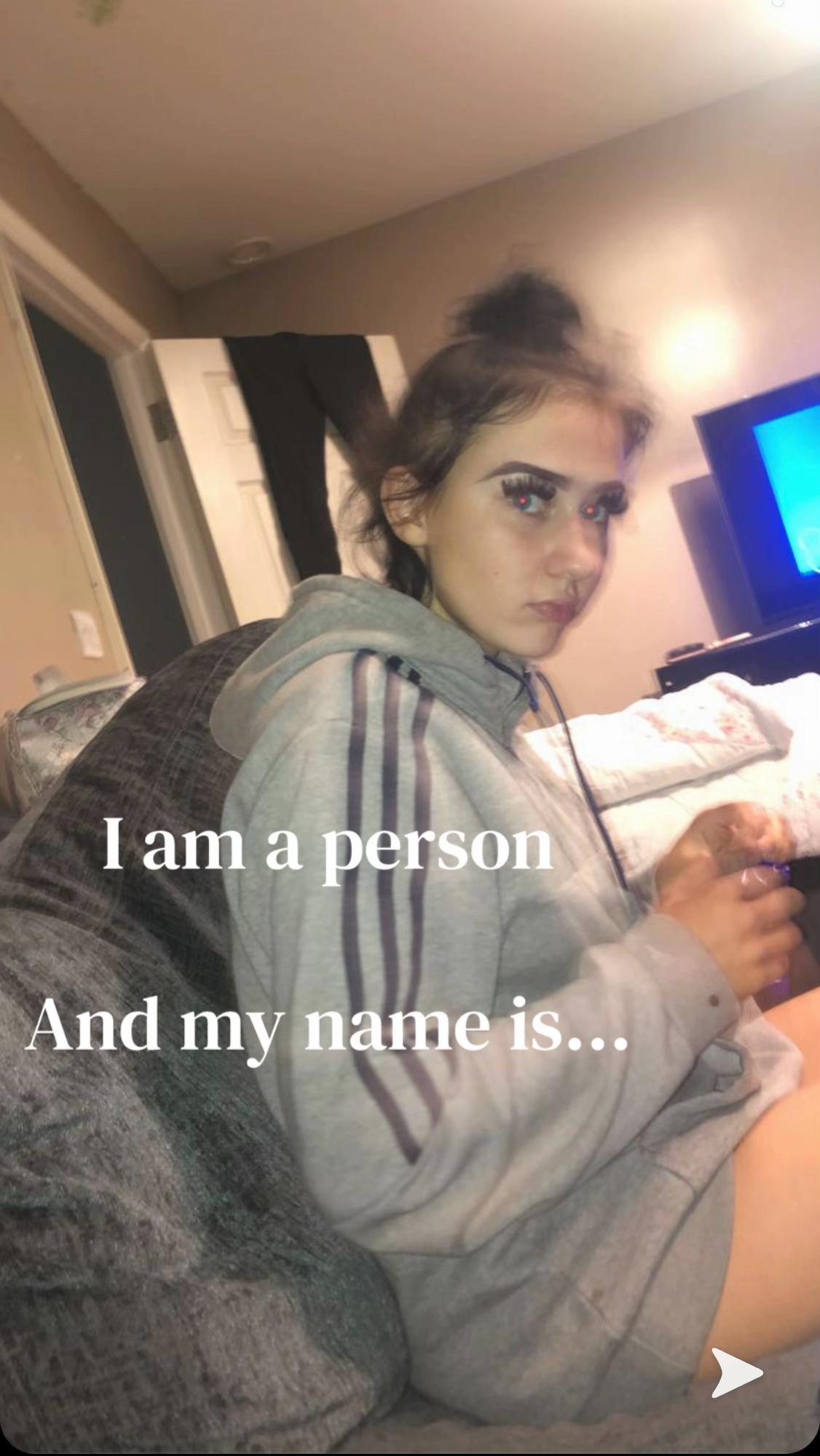 @laurenlavinia_