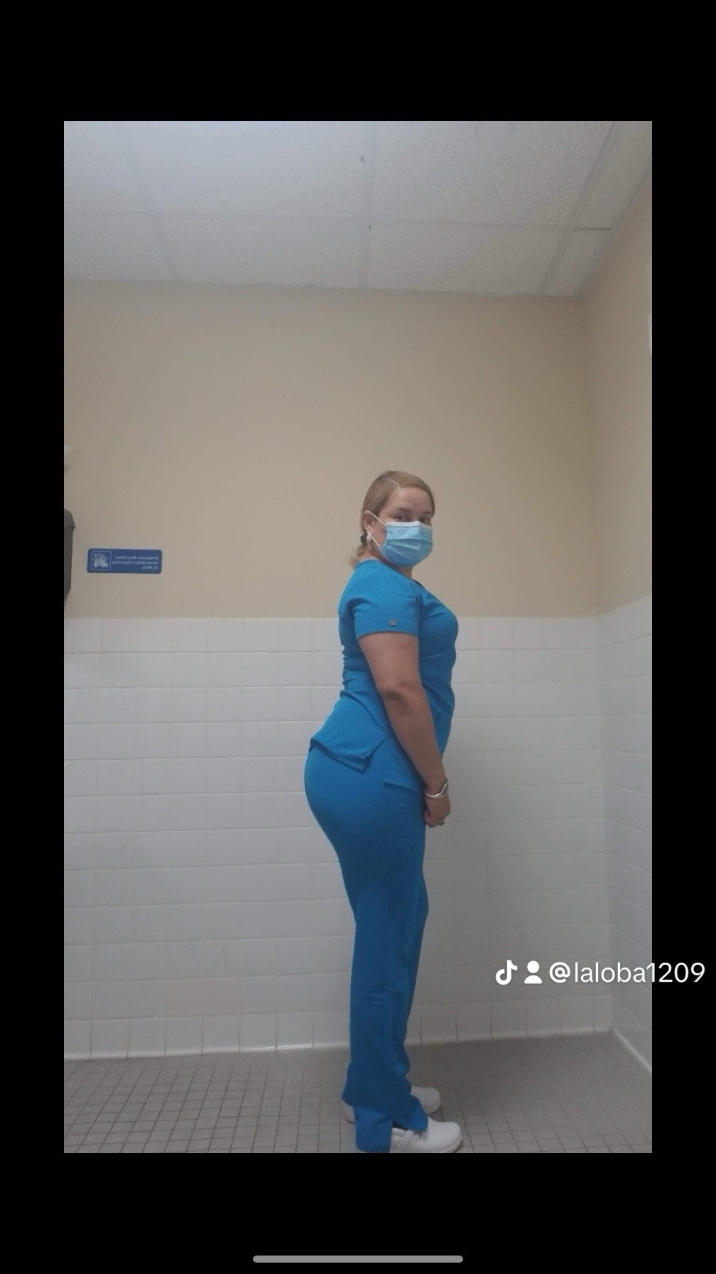 @larasreyes