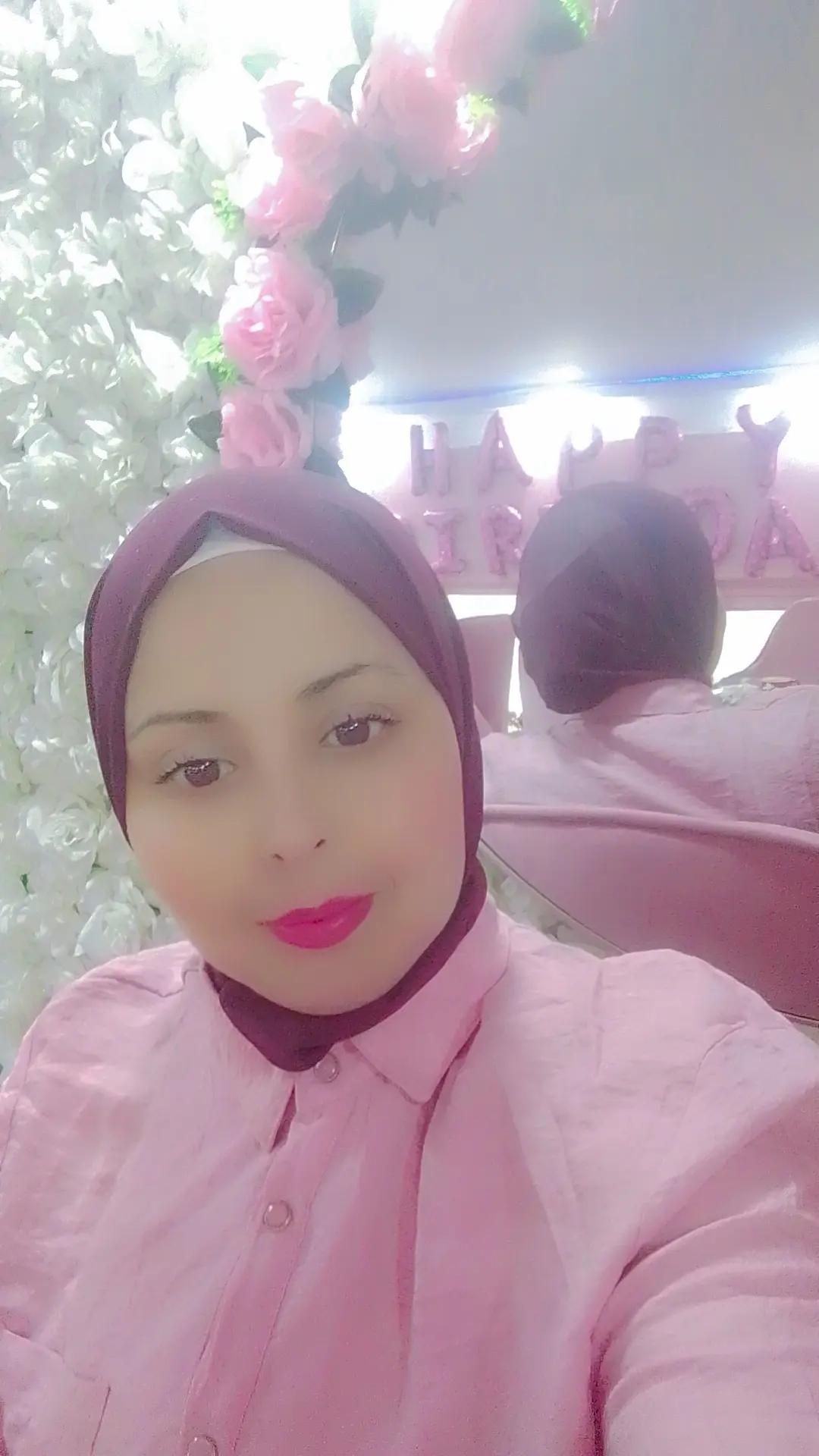 @عايشة حياة وحيدة
