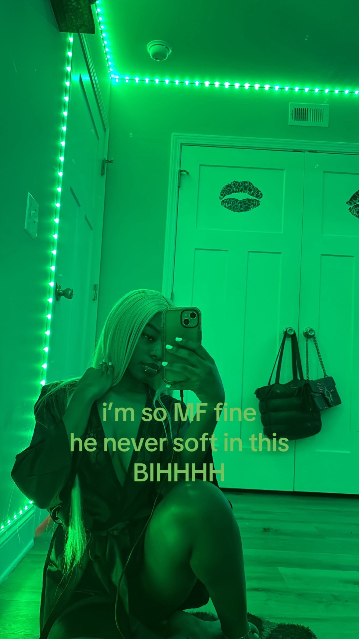 @︎