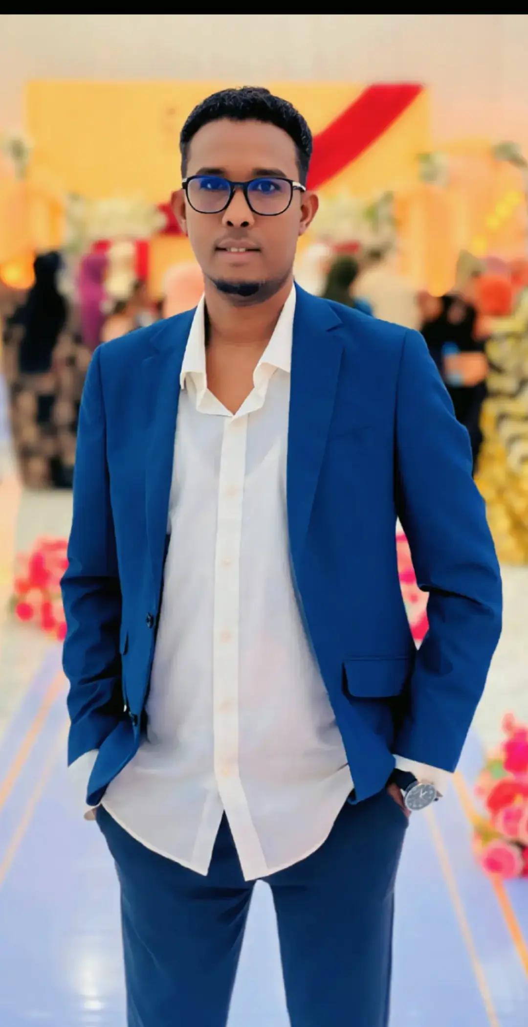 @LIIBÀAN Ali