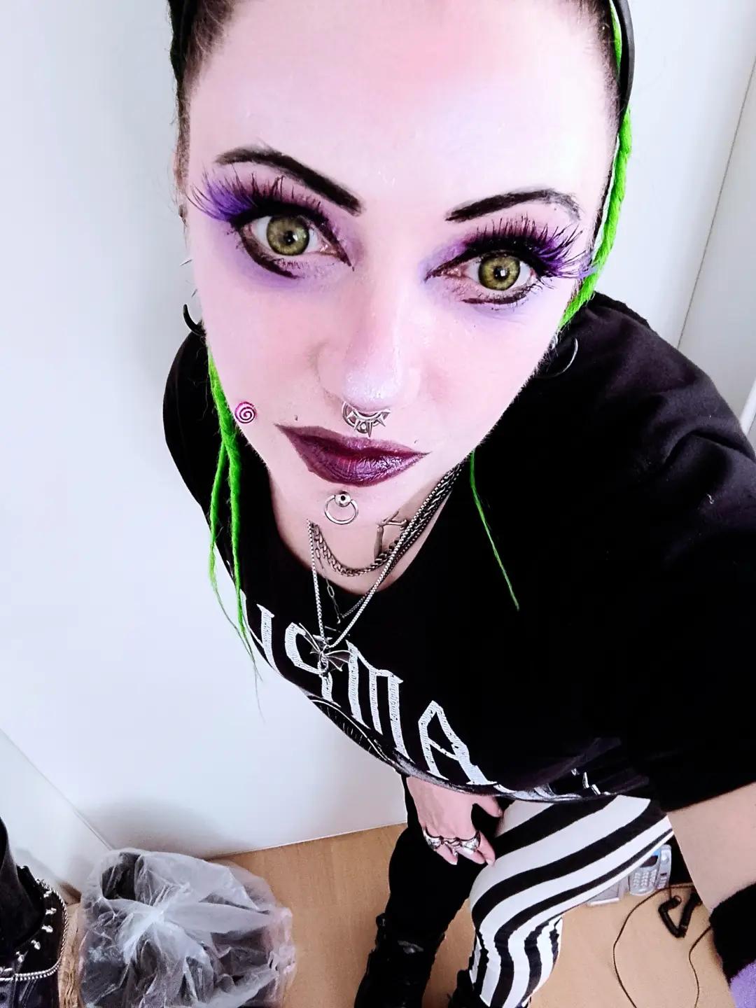 @𝔏𝔲𝔫𝔞 𝔖𝔥𝔶