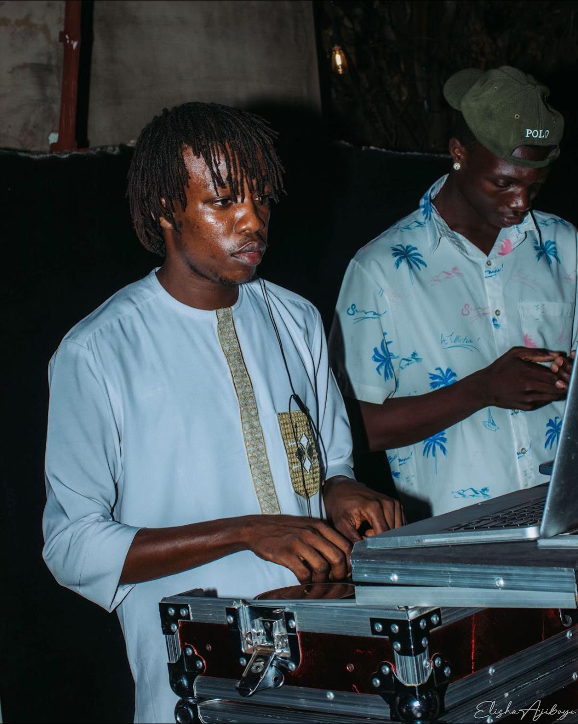 @DJ BLOSSOM <DJ IN MAPOLY/Ikd>