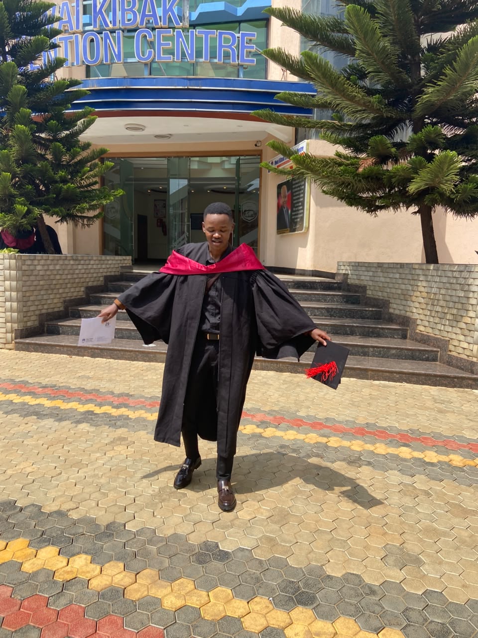 @📚ÕGÅRÓ_ISÀAC🇰🇪