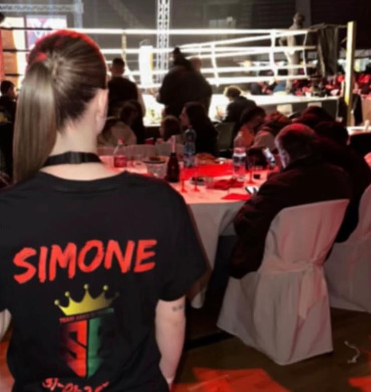 @Simone Buremi🌹🎩