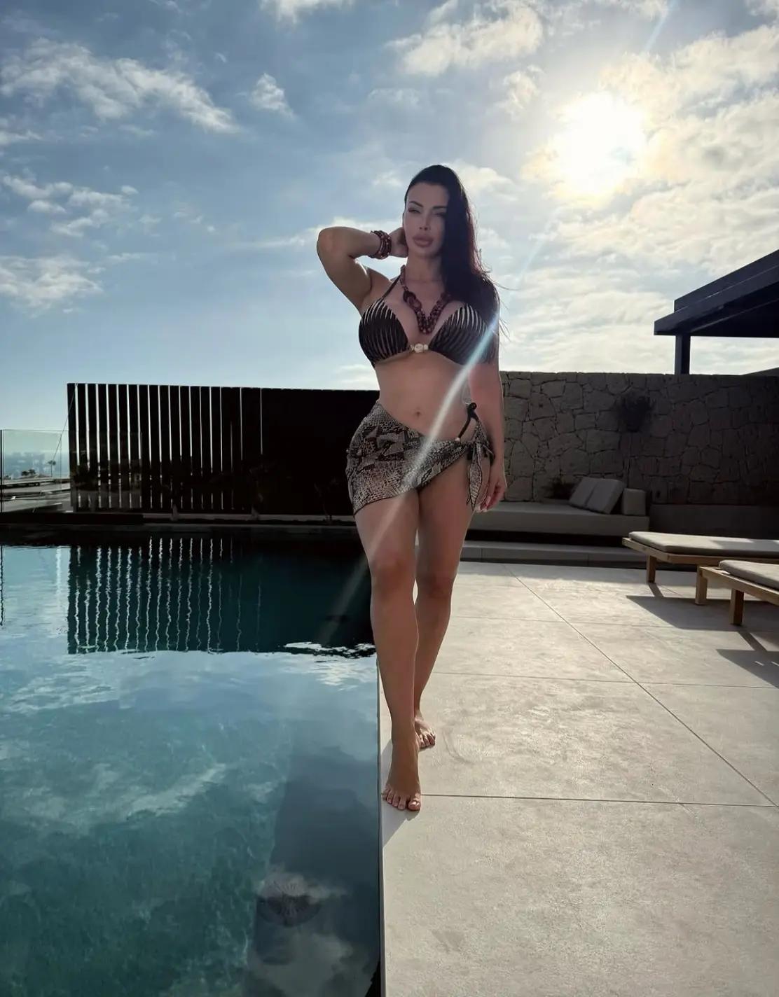 @Aletta Ocean (Dora Varga)