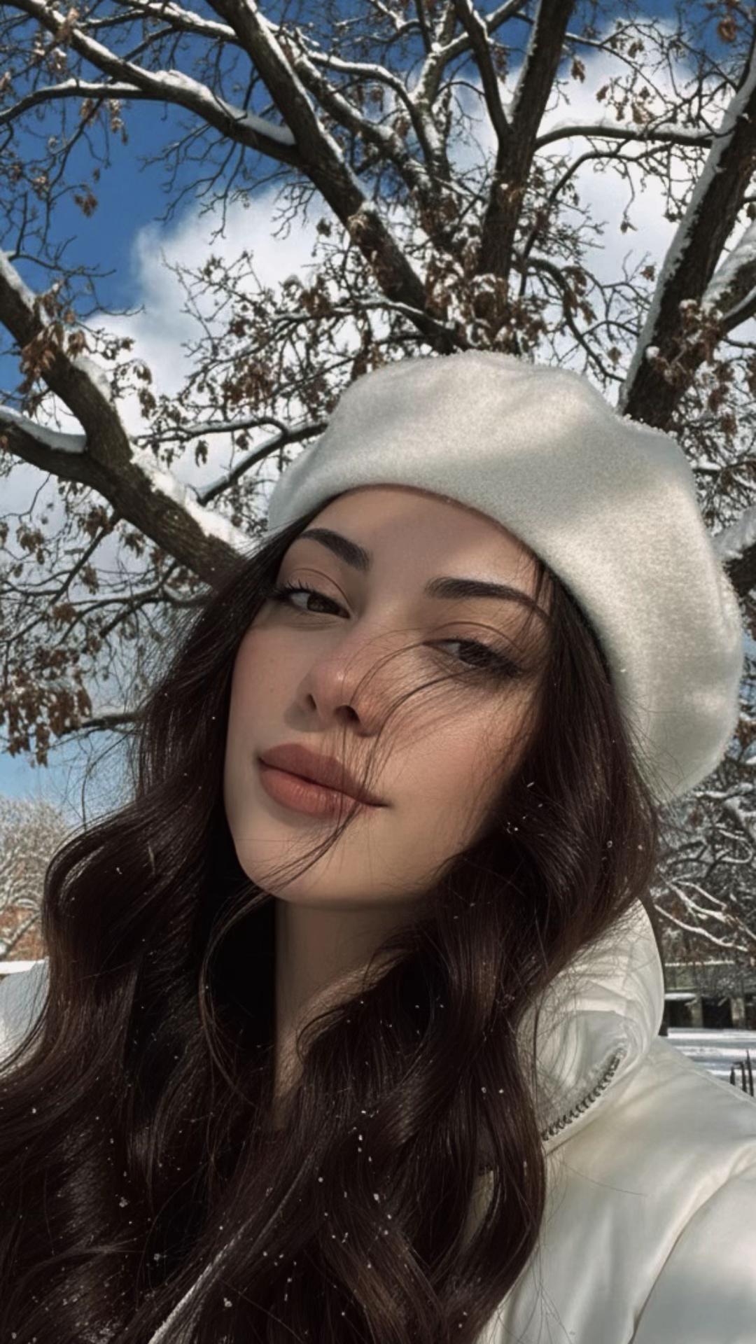 @Ay_g_0