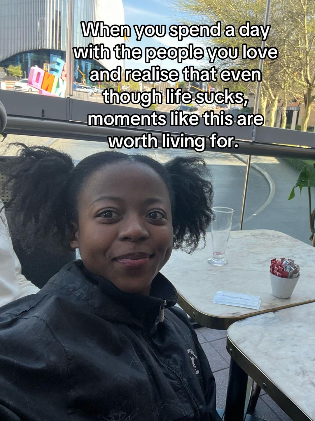 @tshenolololo