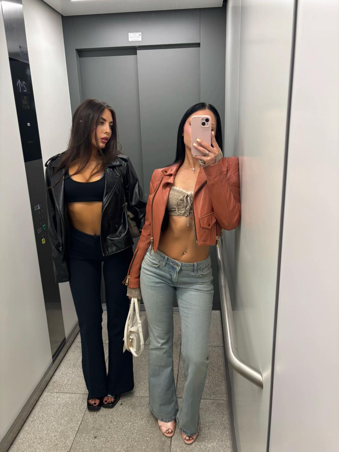 @Mia