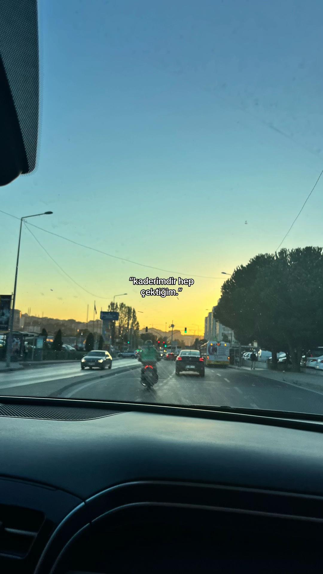 @ℰ