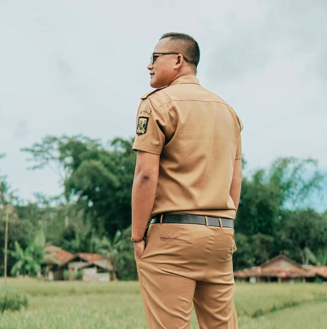 @Dari Kontak Anda