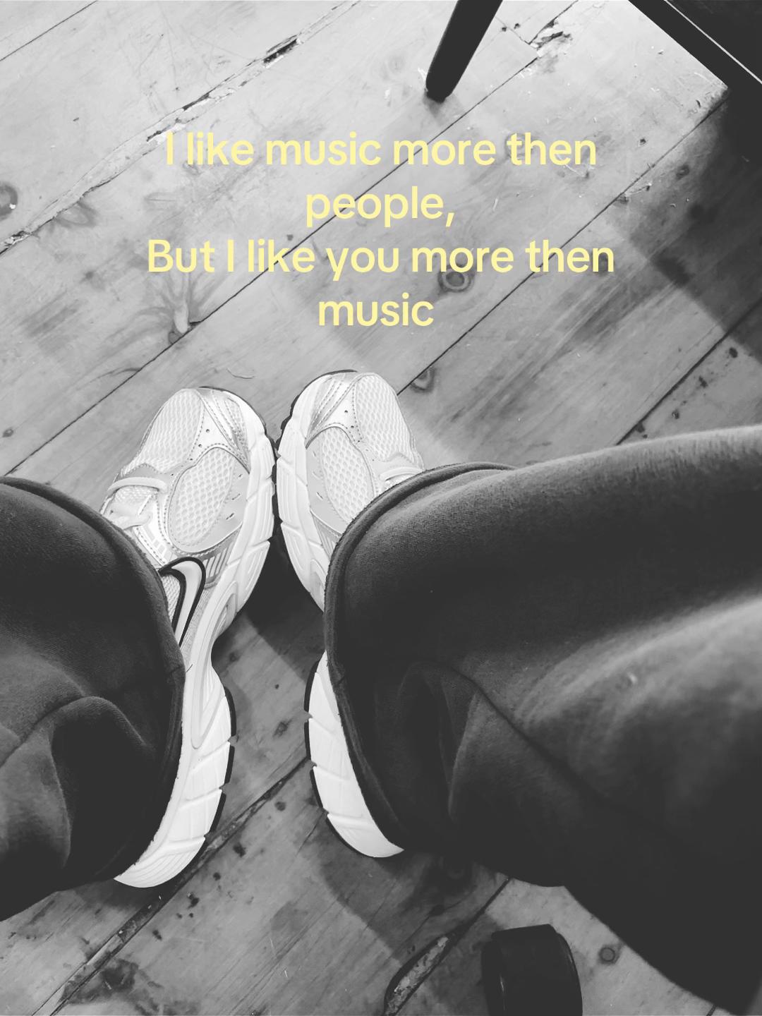 @🤫hushthoselipsofyours🤫