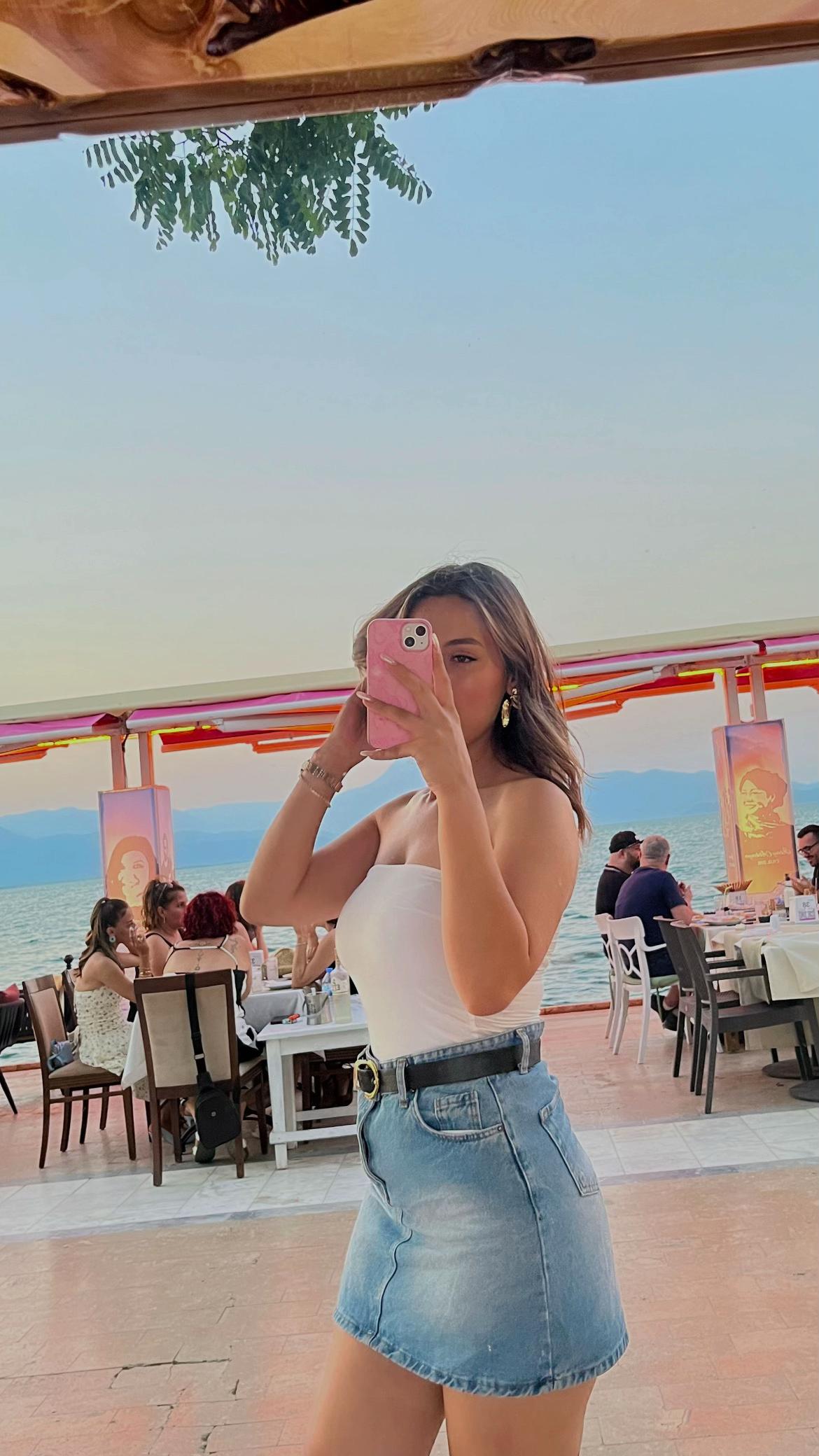 @𝒀