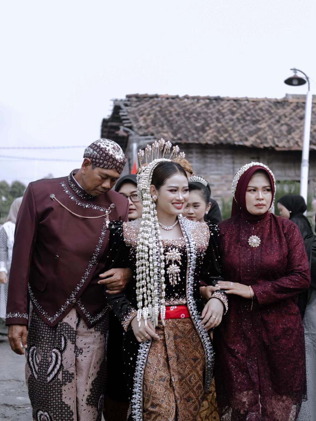 @Noviindrr