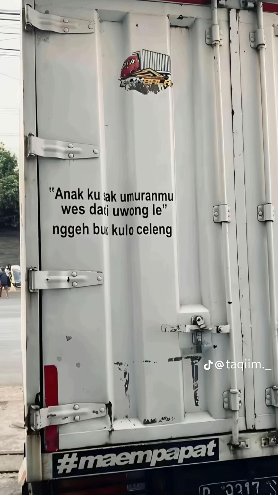 @p a r i s . .