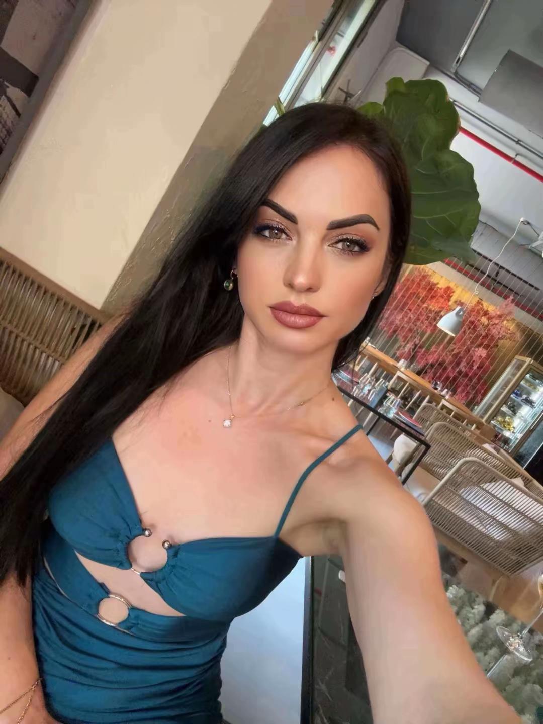 @Alina Elena156