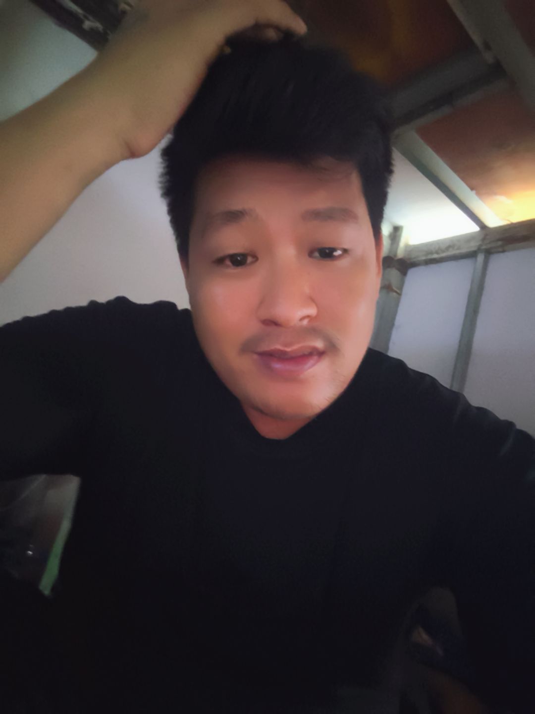 @U La Min Ko Ko🌝ရေစကြိုသားလေး