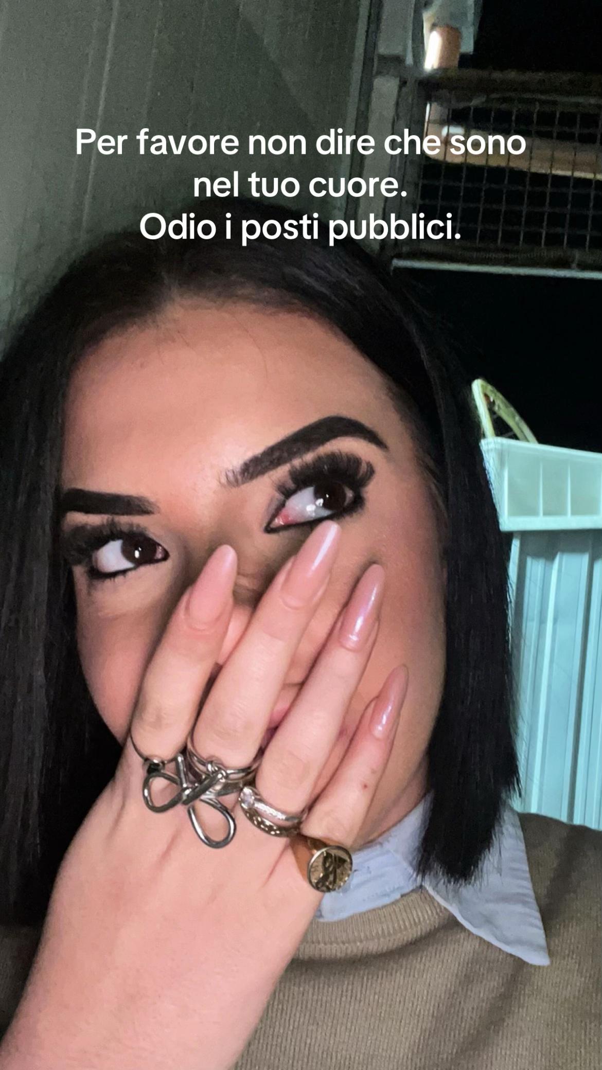 @𝑬
