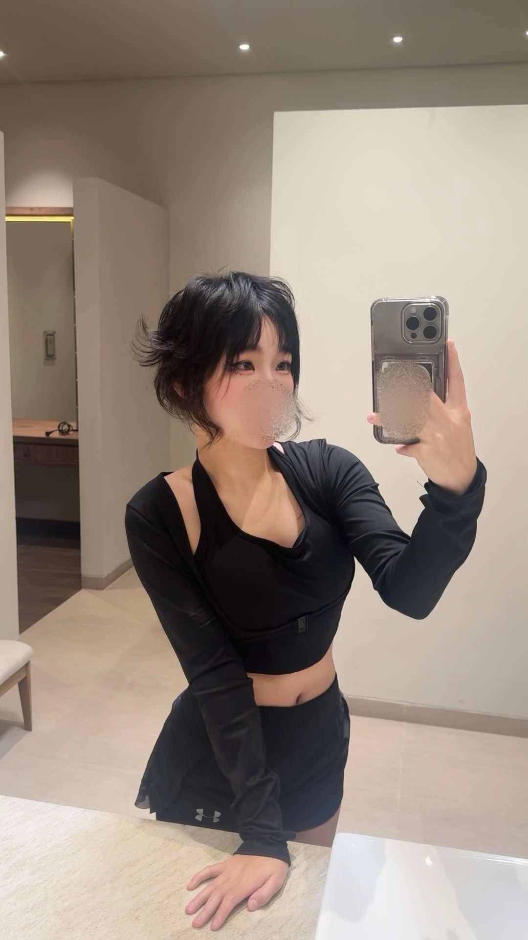 @Kitsunee. 🦊