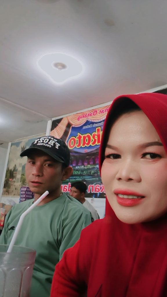 @😘istrinya Ambo😘