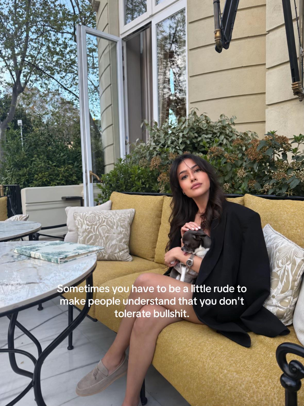 @petiteemuse