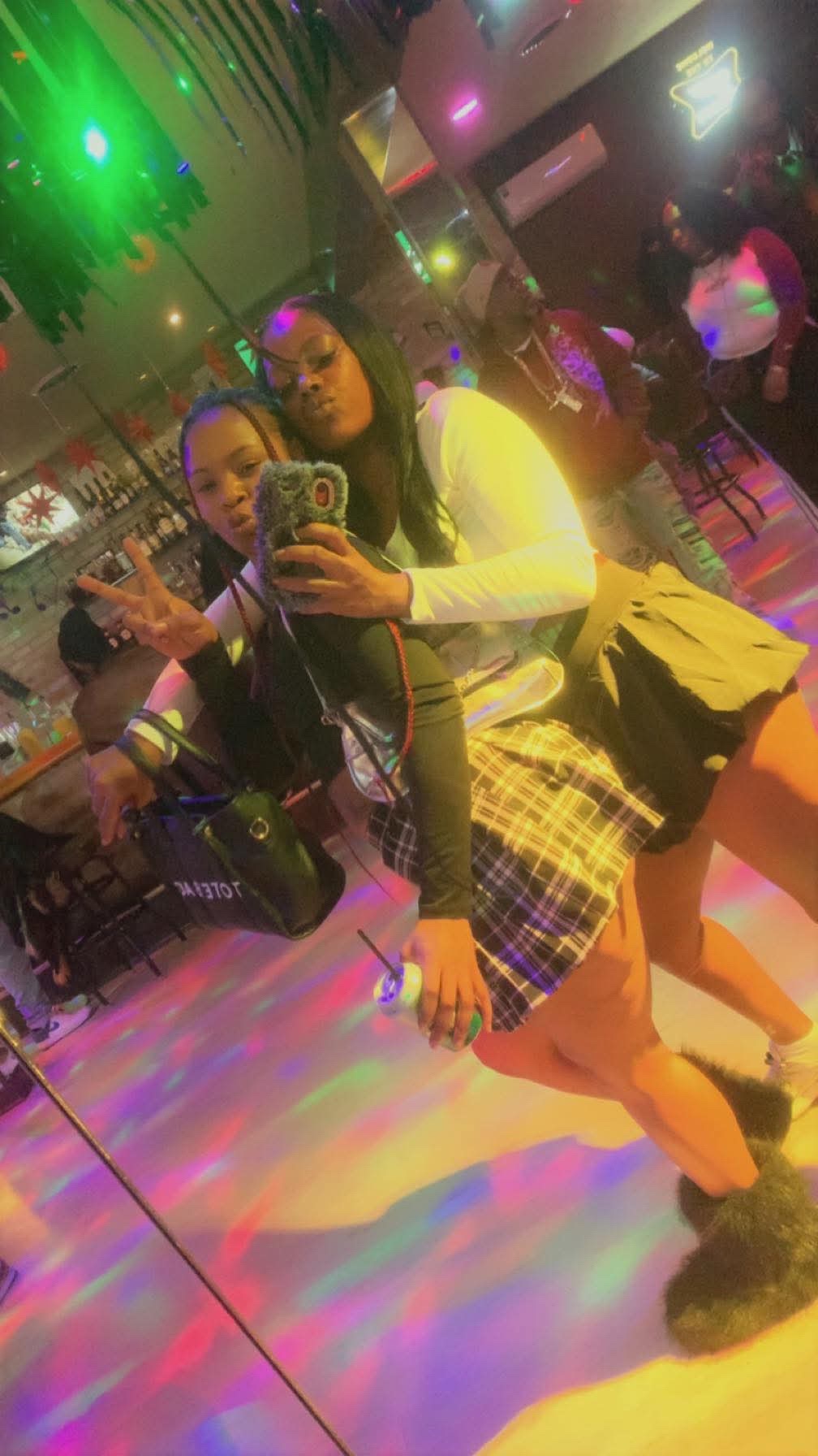 @LeleBaee
