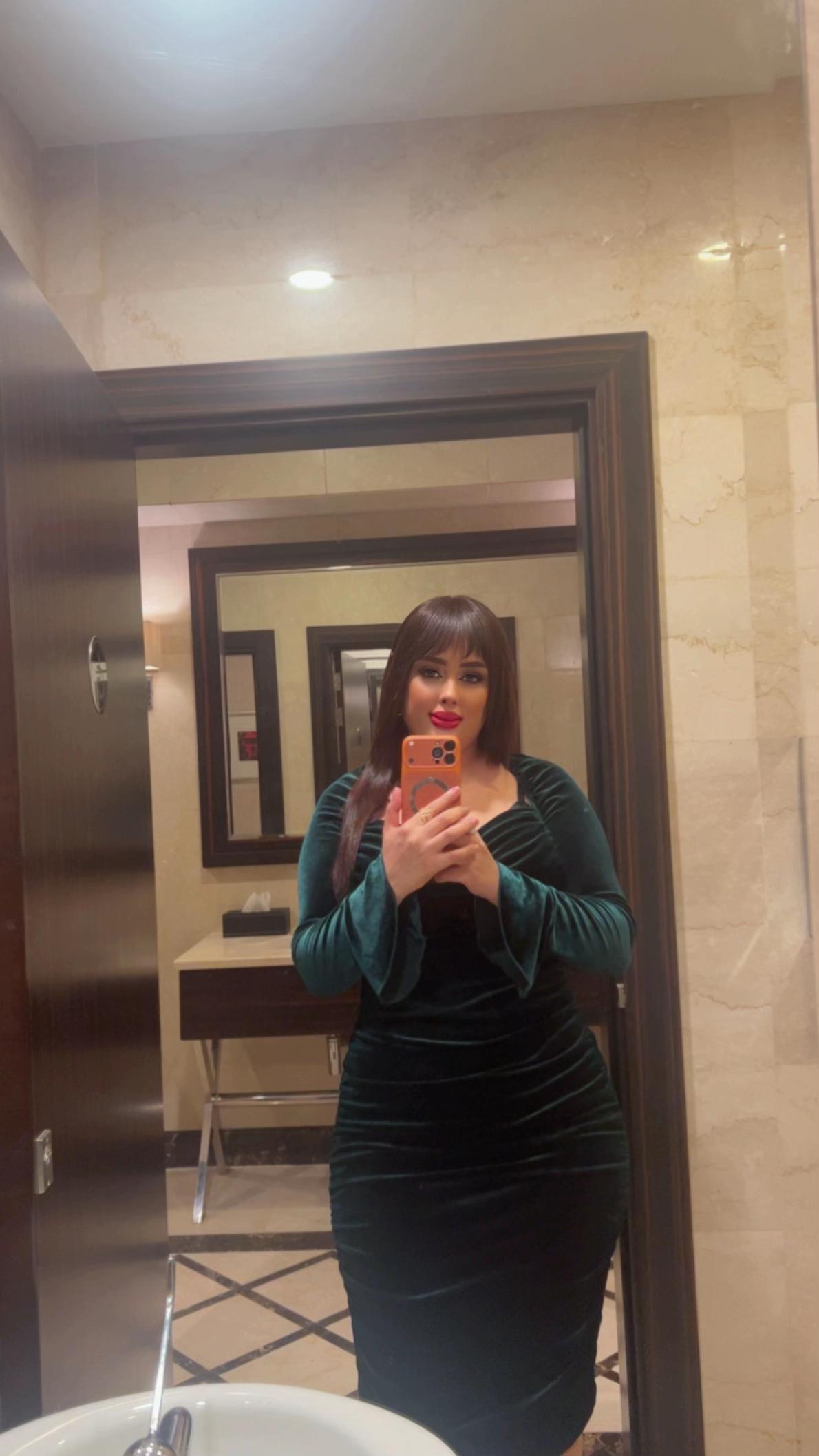 @the queen👑🎤 asmaeobaid💜🧡💛