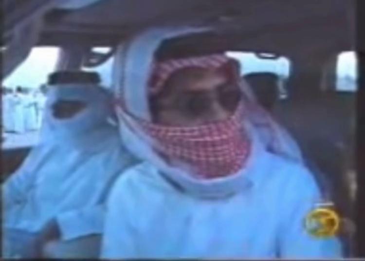 @قمر راكب همر