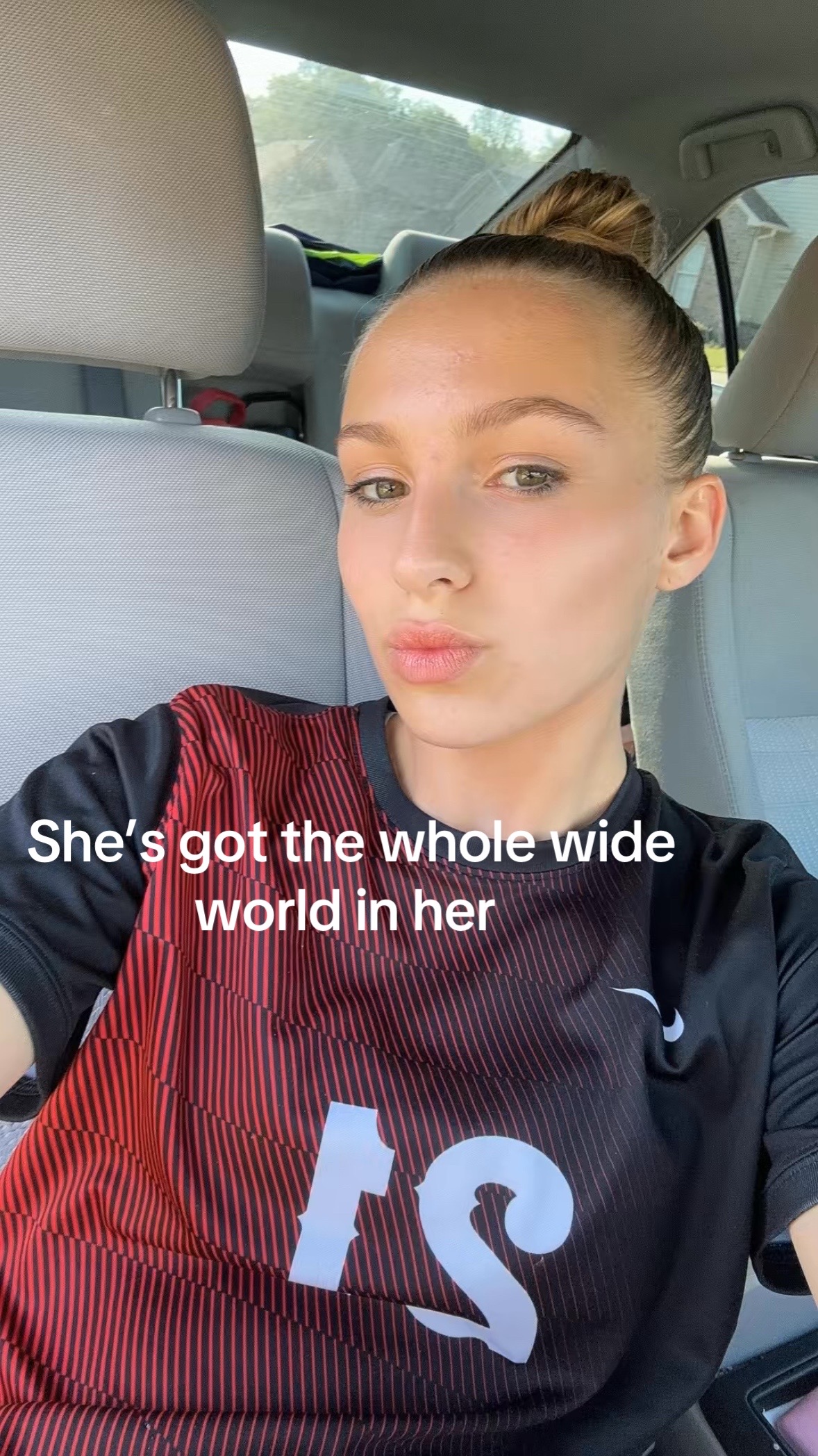 @HeyheyitsLivi