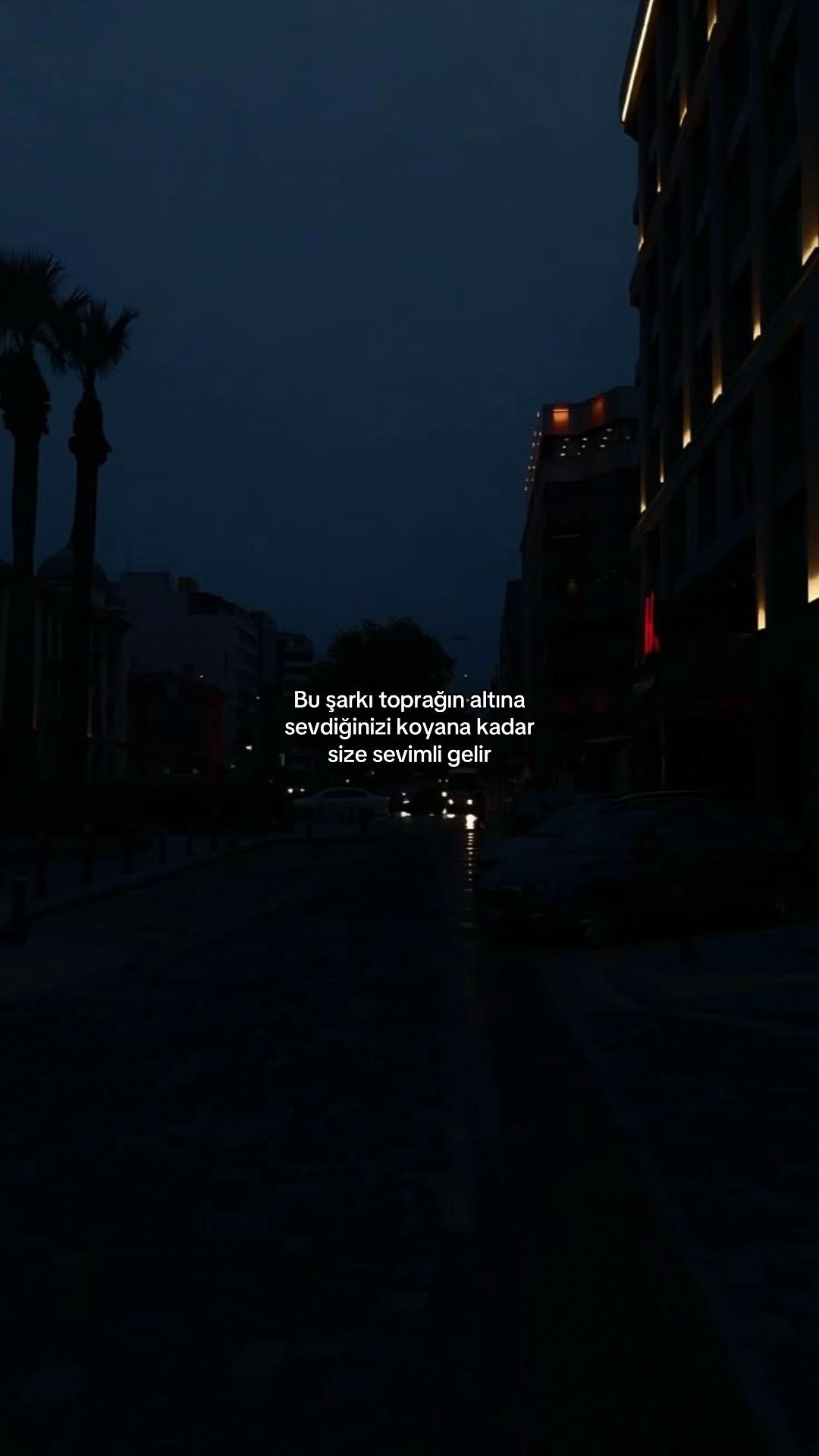 @𝑭.
