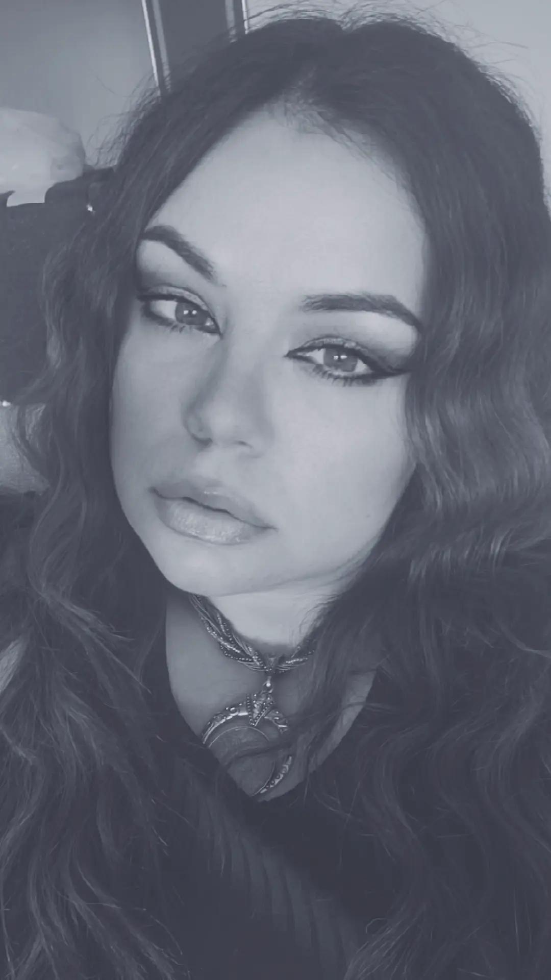 @MandelaChrissix