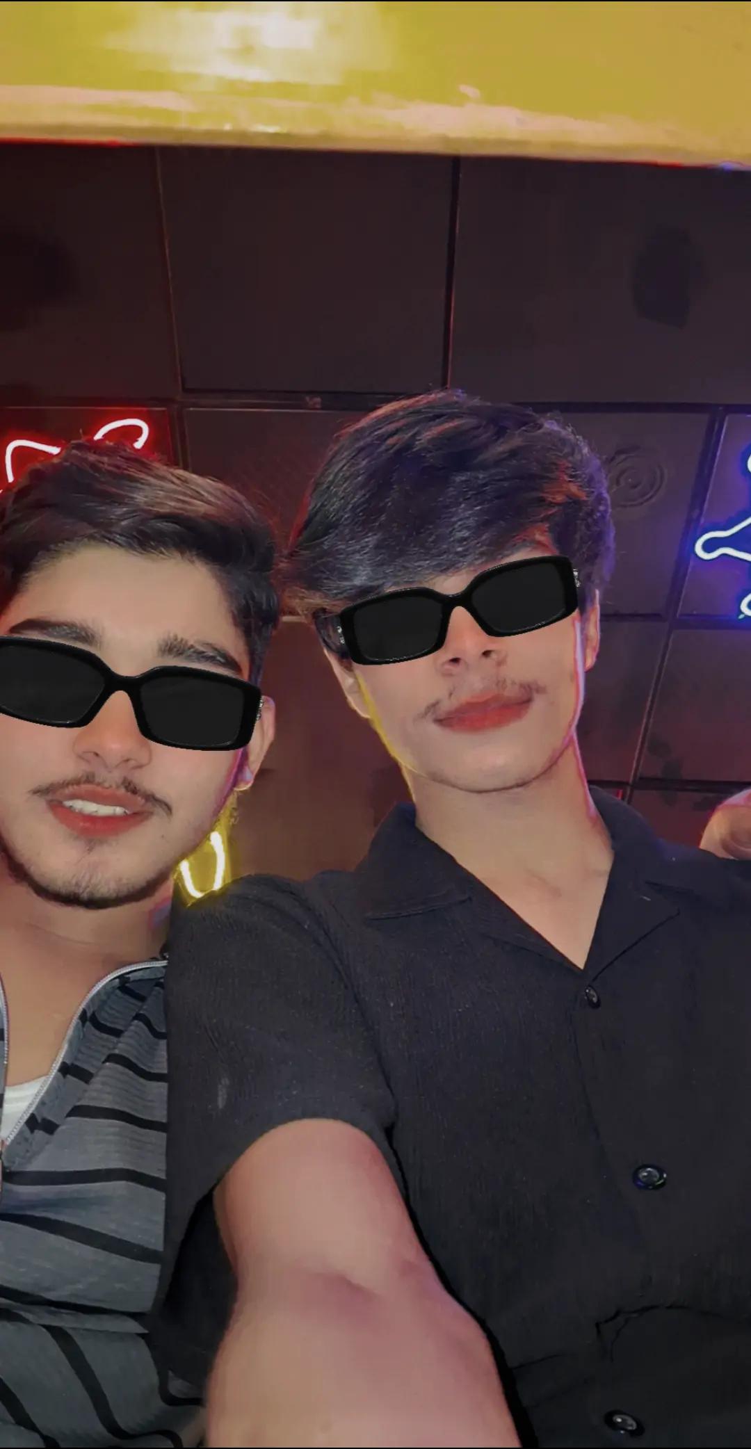 @𝙨𝙝𝙖𝙧𝙞𝙦⚡️