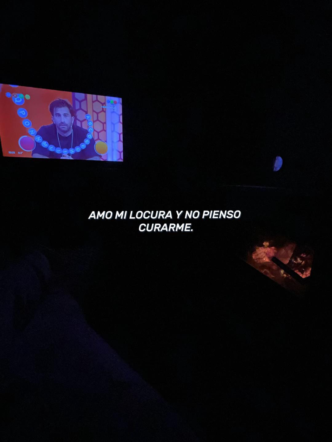 @Vicky🦋