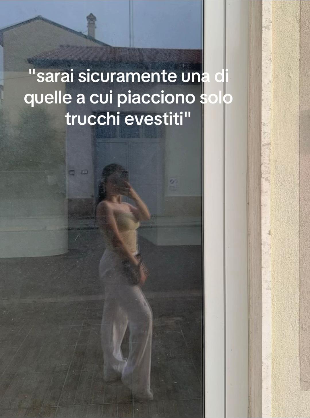 @rebeeee