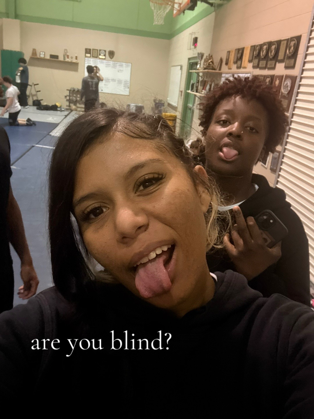@…