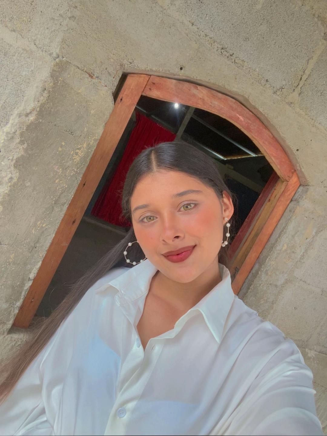 @Nallely🍒