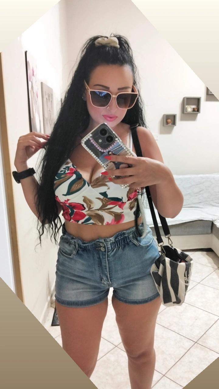 @❤️🅜︎🅔︎🅡︎🅨︎❤️