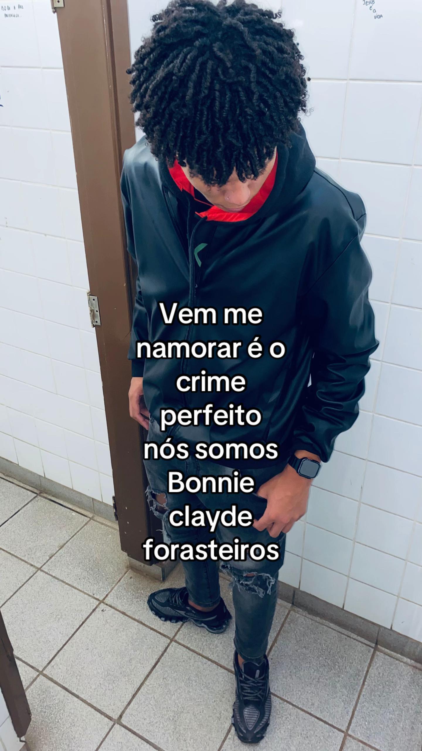 @🏄🏻♂️
