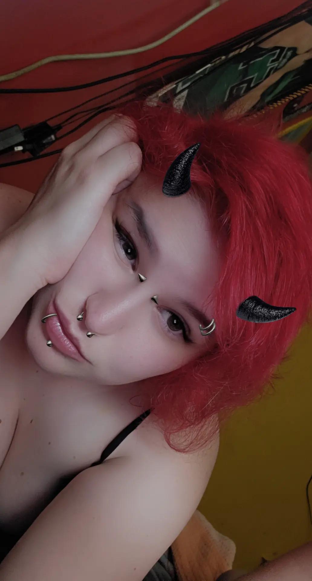 @G0th-M0mmy