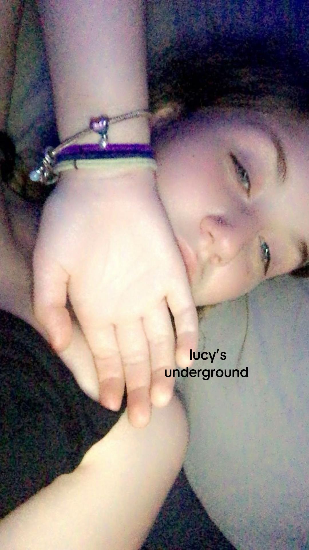 @unironicallyblonde