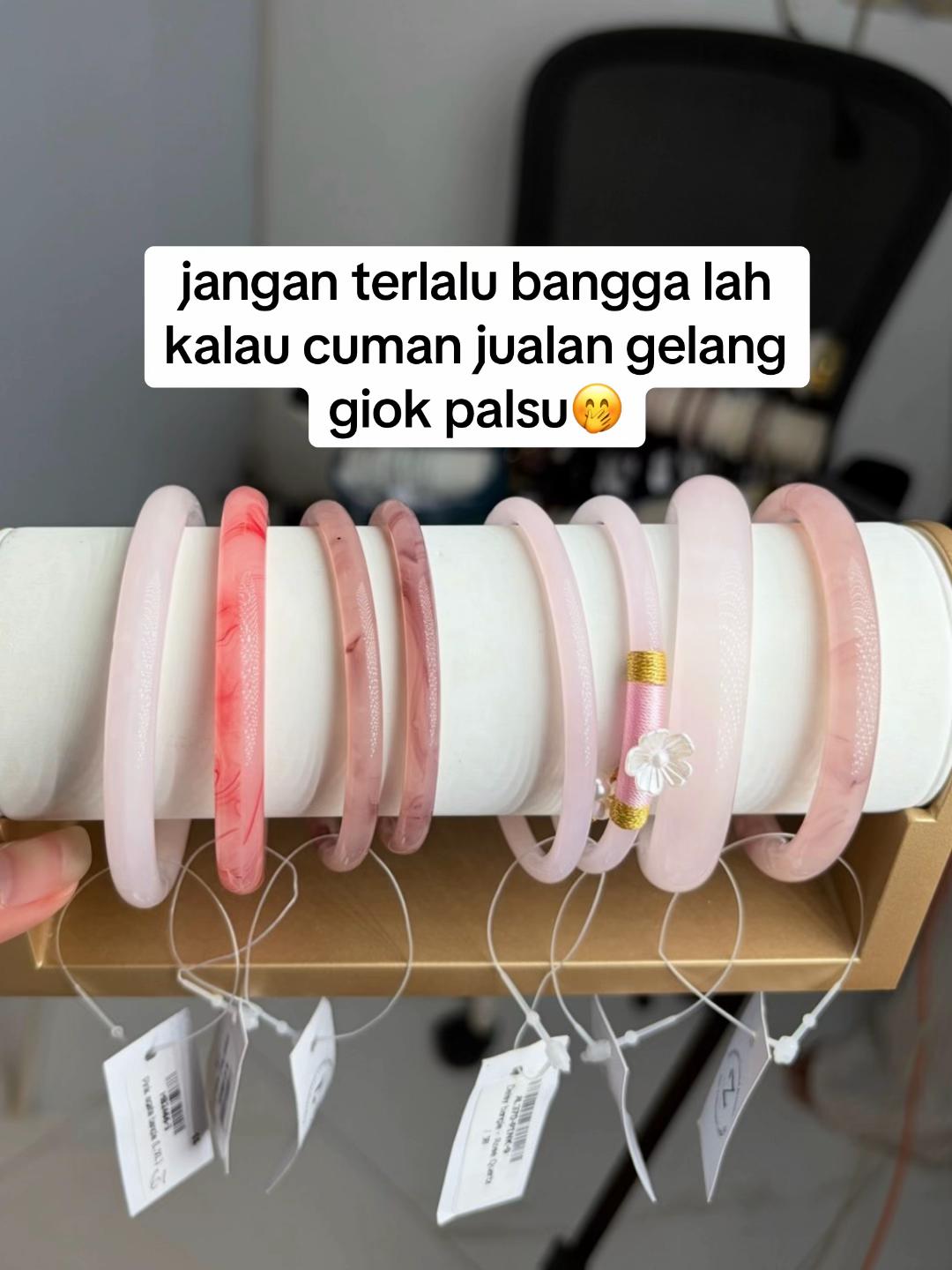@Zupazupazuu Crystal Jewelery