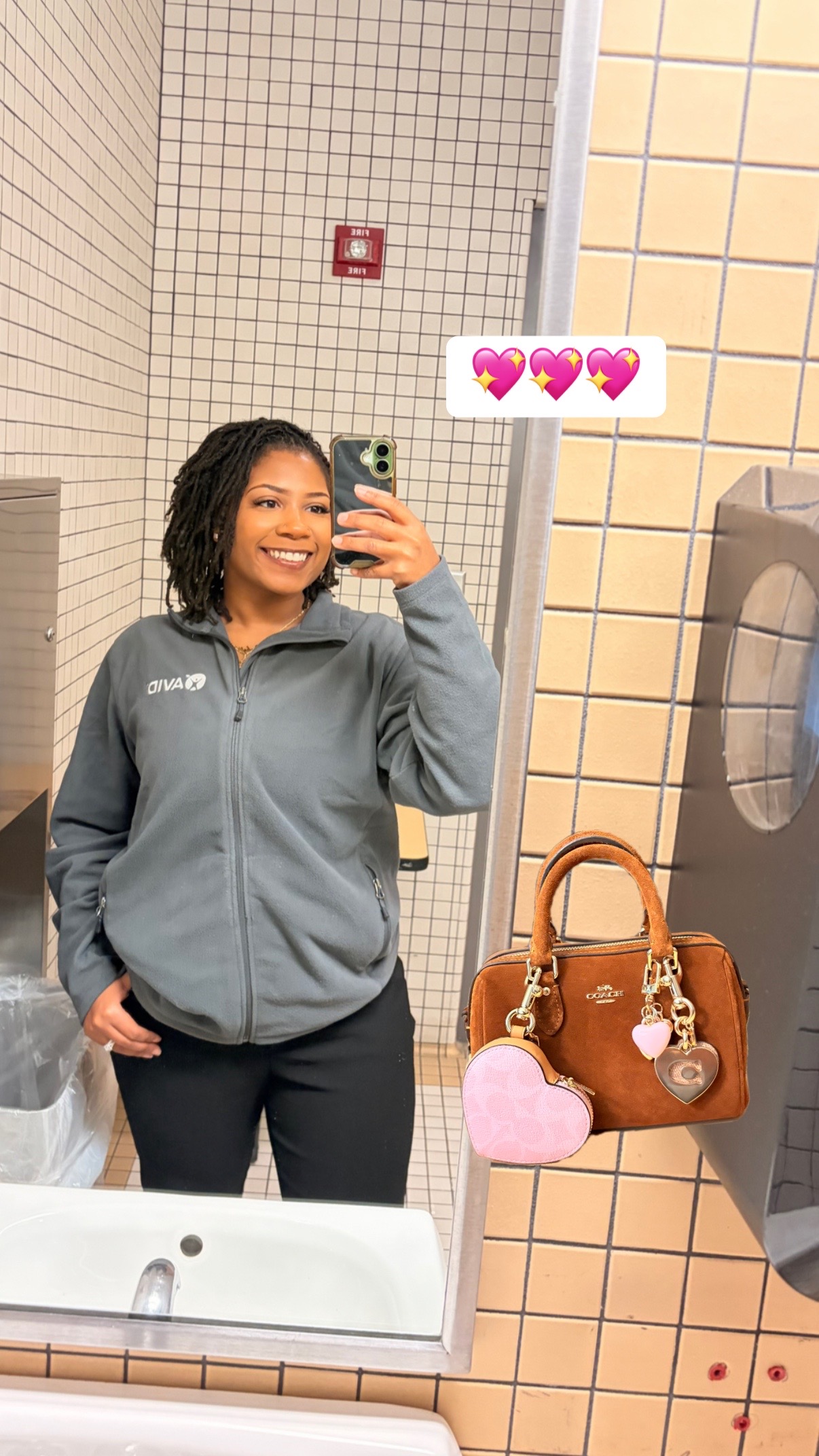 @heykandygirl 🫶🏽✨🩷💍