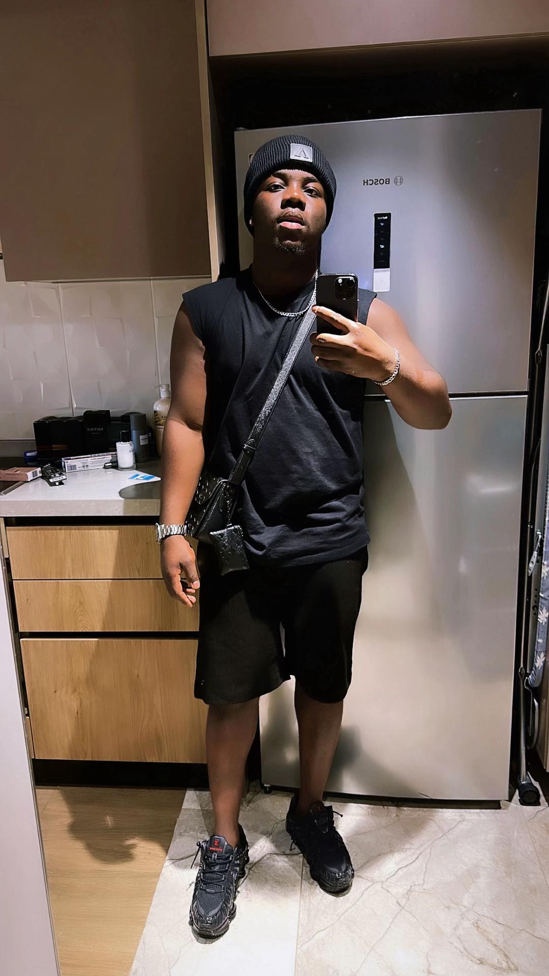 @𝐑𝐎𝐍𝐀𝐋𝐃𝐎🇬🇭