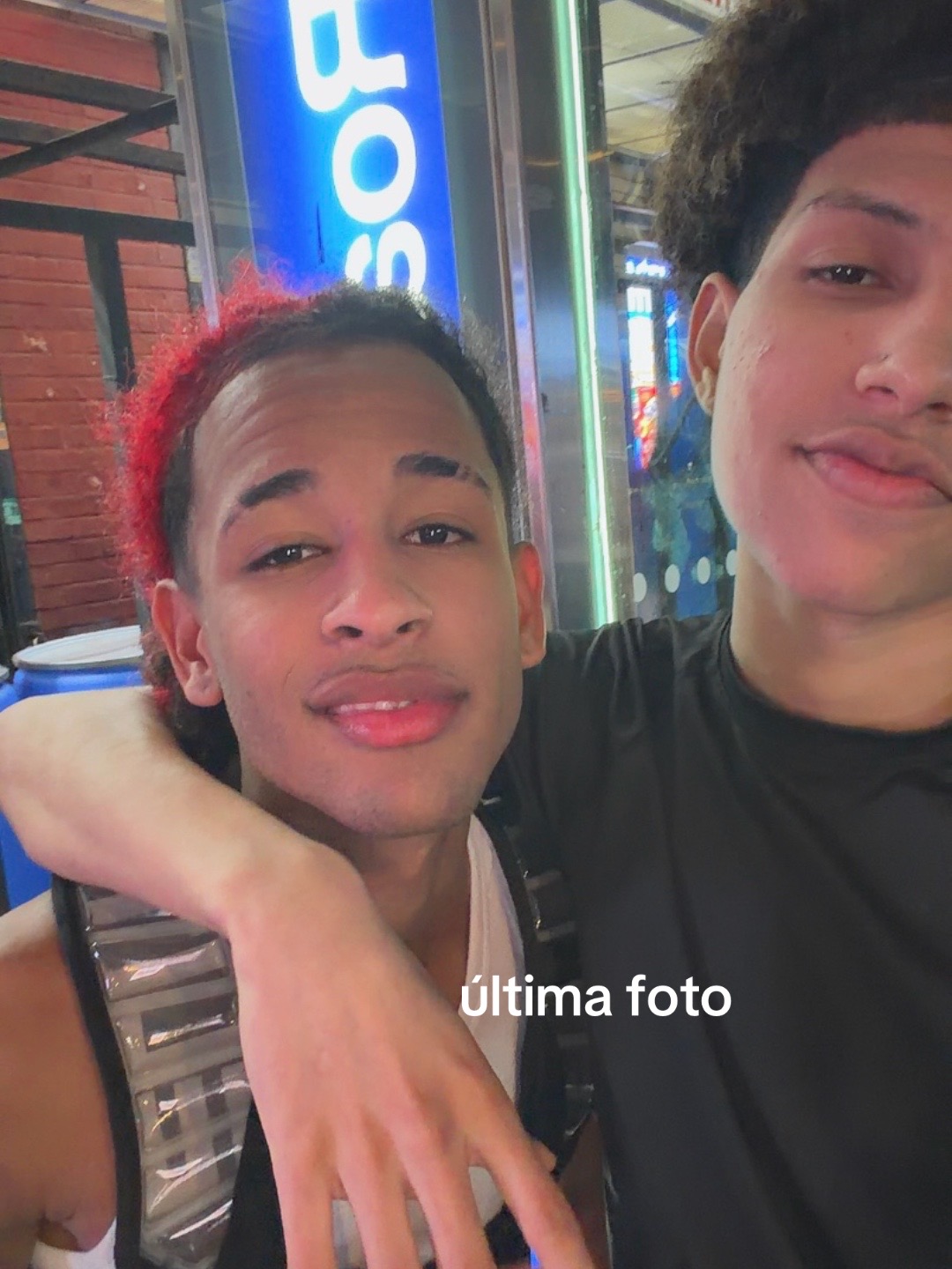 @Alex👤