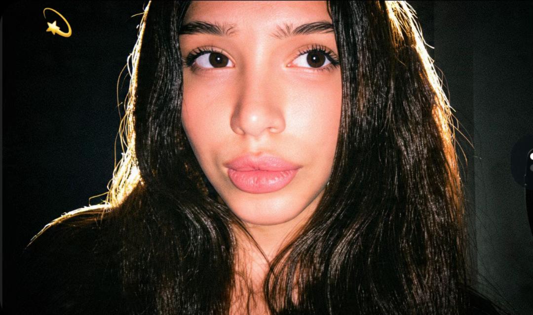@✰