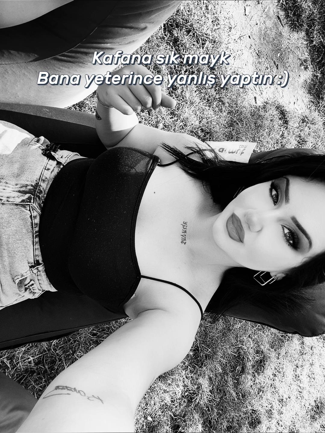 @L A U R A “ 🕷️