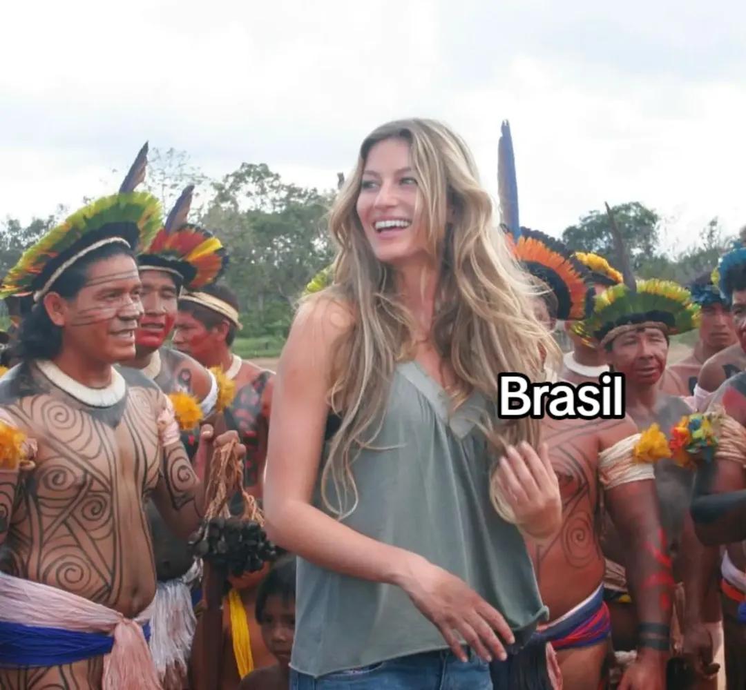 @iconic girl 2000