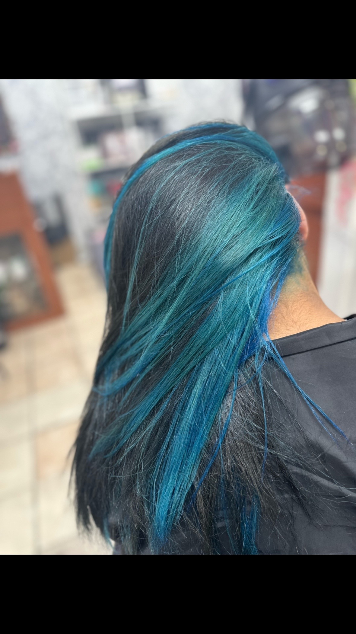 @lucysalon103