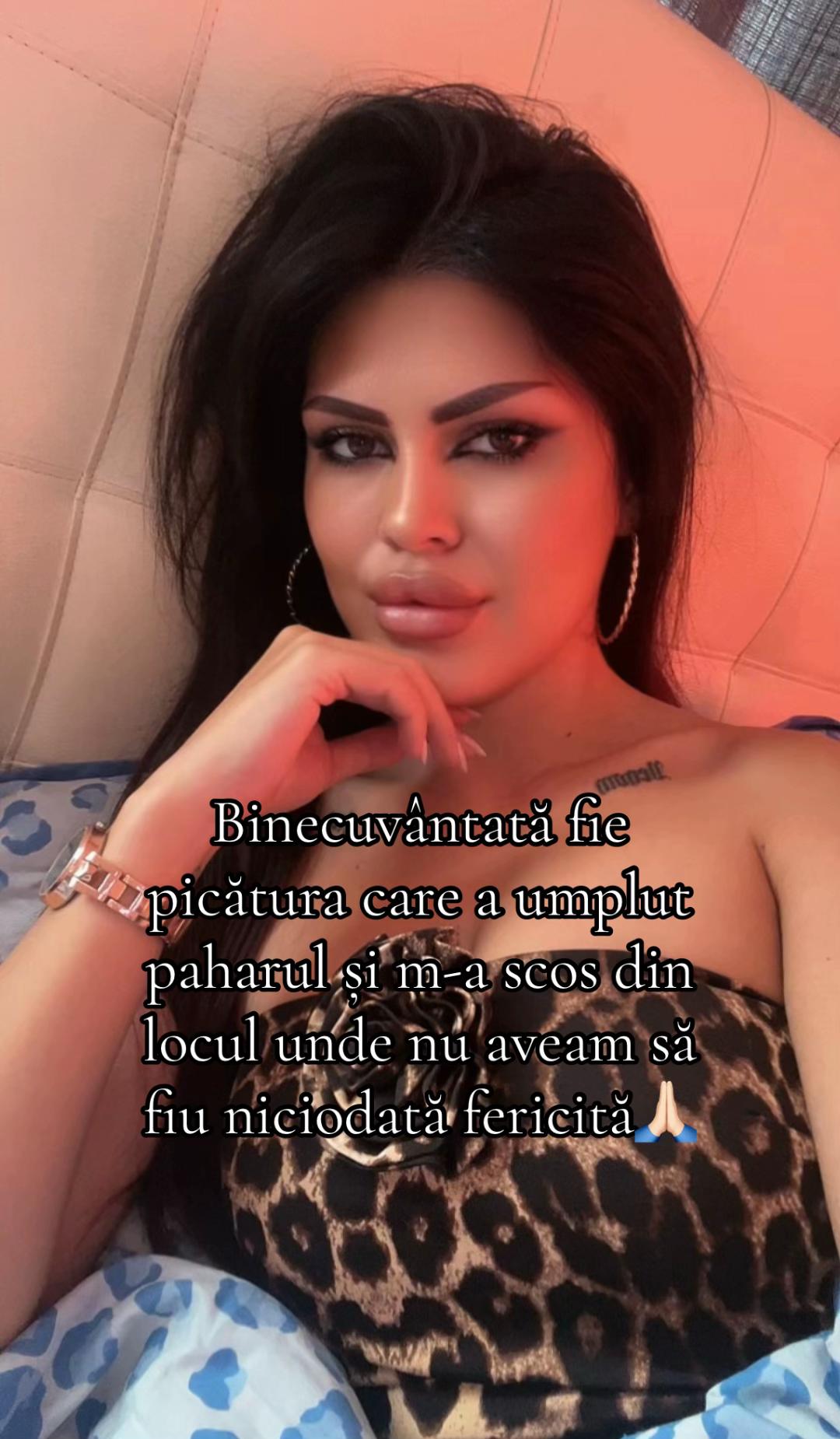 @moniilaaura